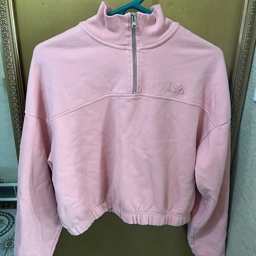 Levi’s  Pink Quarter-Zip Pullover🩷